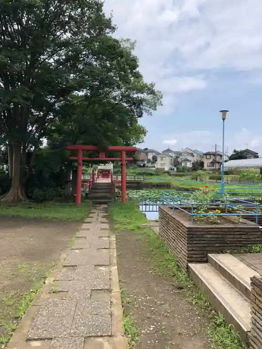 出世弁財天女宮の鳥居