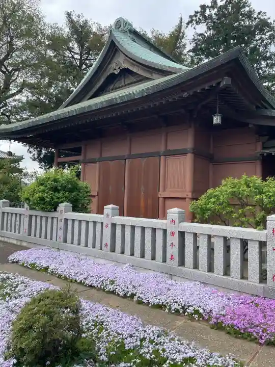 本宿天神社の{uncategorized: "未分類", other: "その他", undefined: "問題あり", building: "その他建物", grave: "お墓", sacred_gate: "鳥居", guardian: "狛犬", statue: "像", buddha: "仏像", history: "歴史", nature: "自然", garden: "庭園", animal: "動物", pagoda: "塔", temizu: "手水舎", mountain_gate: "山門・神門", sanctuary: "本殿・本堂", subordinate: "末社・摂社", art: "芸術", scenery: "景色", jizo: "地蔵", ema: "絵馬", goshuin: "御朱印", omikuji: "おみくじ", items: "授与品その他", amulet: "お守り", goshuincho: "御朱印帳", eats: "食事", festival: "お祭り", votive_dance: "神楽", shichigosan: "七五三参", wedding: "結婚式", experience: "体験その他", initially: "初詣", around: "周辺", anti_infection: "感染症対策"}