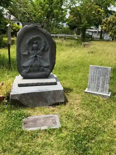 杉田子安神社の像