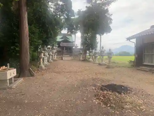 朝妻神社の建物その他