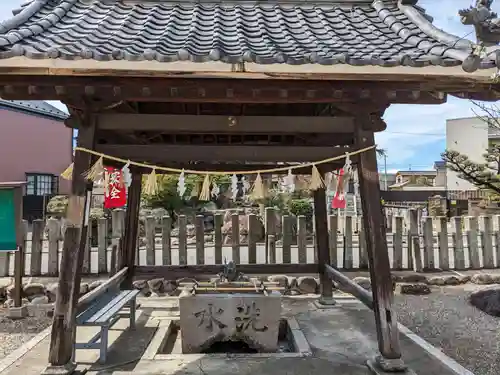 星神社の手水舎