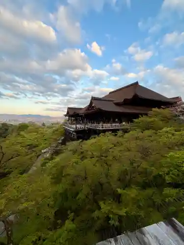 清水寺の{uncategorized: "未分類", other: "その他", undefined: "問題あり", building: "その他建物", grave: "お墓", sacred_gate: "鳥居", guardian: "狛犬", statue: "像", buddha: "仏像", history: "歴史", nature: "自然", garden: "庭園", animal: "動物", pagoda: "塔", temizu: "手水舎", mountain_gate: "山門・神門", sanctuary: "本殿・本堂", subordinate: "末社・摂社", art: "芸術", scenery: "景色", jizo: "地蔵", ema: "絵馬", goshuin: "御朱印", omikuji: "おみくじ", items: "授与品その他", amulet: "お守り", goshuincho: "御朱印帳", eats: "食事", festival: "お祭り", votive_dance: "神楽", shichigosan: "七五三参", wedding: "結婚式", experience: "体験その他", initially: "初詣", around: "周辺", anti_infection: "感染症対策"}