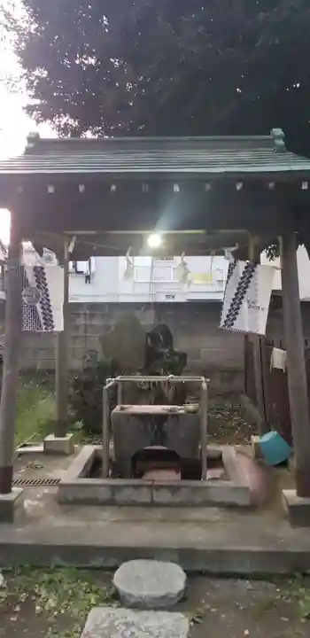 柳原稲荷神社の手水舎