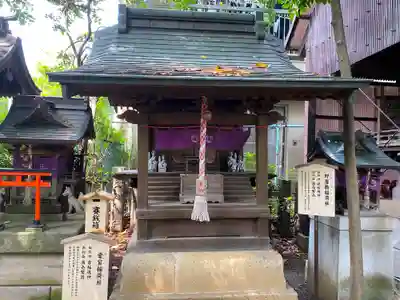 北澤八幡神社の末社・摂社