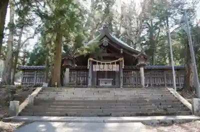 諏訪大社上社前宮の本殿・本堂