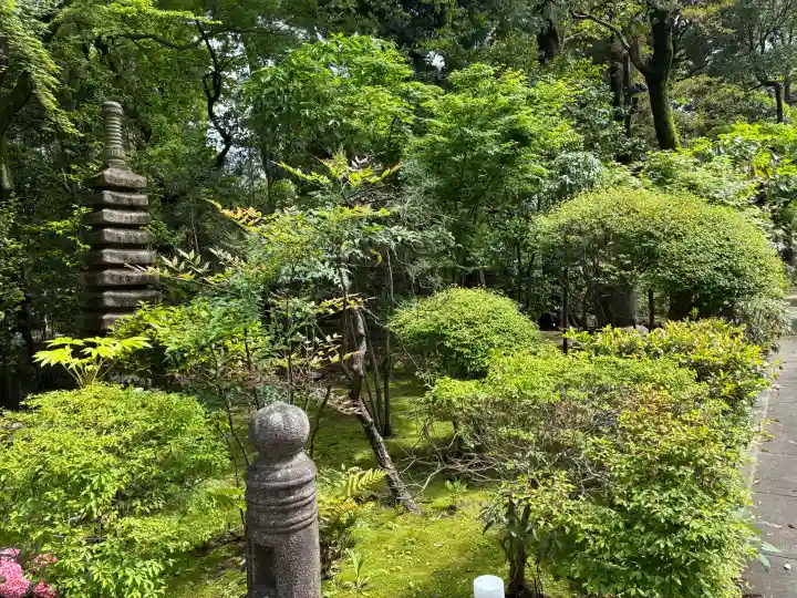 実相院の{uncategorized: "未分類", other: "その他", undefined: "問題あり", building: "その他建物", grave: "お墓", sacred_gate: "鳥居", guardian: "狛犬", statue: "像", buddha: "仏像", history: "歴史", nature: "自然", garden: "庭園", animal: "動物", pagoda: "塔", temizu: "手水舎", mountain_gate: "山門・神門", sanctuary: "本殿・本堂", subordinate: "末社・摂社", art: "芸術", scenery: "景色", jizo: "地蔵", ema: "絵馬", goshuin: "御朱印", omikuji: "おみくじ", items: "授与品その他", amulet: "お守り", goshuincho: "御朱印帳", eats: "食事", festival: "お祭り", votive_dance: "神楽", shichigosan: "七五三参", wedding: "結婚式", experience: "体験その他", initially: "初詣", around: "周辺", anti_infection: "感染症対策"}