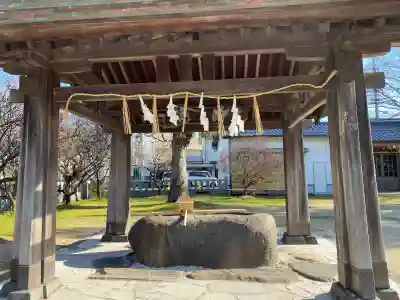 白潟天満宮の{uncategorized: "未分類", other: "その他", undefined: "問題あり", building: "その他建物", grave: "お墓", sacred_gate: "鳥居", guardian: "狛犬", statue: "像", buddha: "仏像", history: "歴史", nature: "自然", garden: "庭園", animal: "動物", pagoda: "塔", temizu: "手水舎", mountain_gate: "山門・神門", sanctuary: "本殿・本堂", subordinate: "末社・摂社", art: "芸術", scenery: "景色", jizo: "地蔵", ema: "絵馬", goshuin: "御朱印", omikuji: "おみくじ", items: "授与品その他", amulet: "お守り", goshuincho: "御朱印帳", eats: "食事", festival: "お祭り", votive_dance: "神楽", shichigosan: "七五三参", wedding: "結婚式", experience: "体験その他", initially: "初詣", around: "周辺", anti_infection: "感染症対策"}
