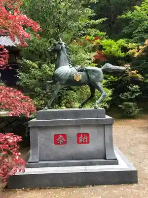 柴神社の像
