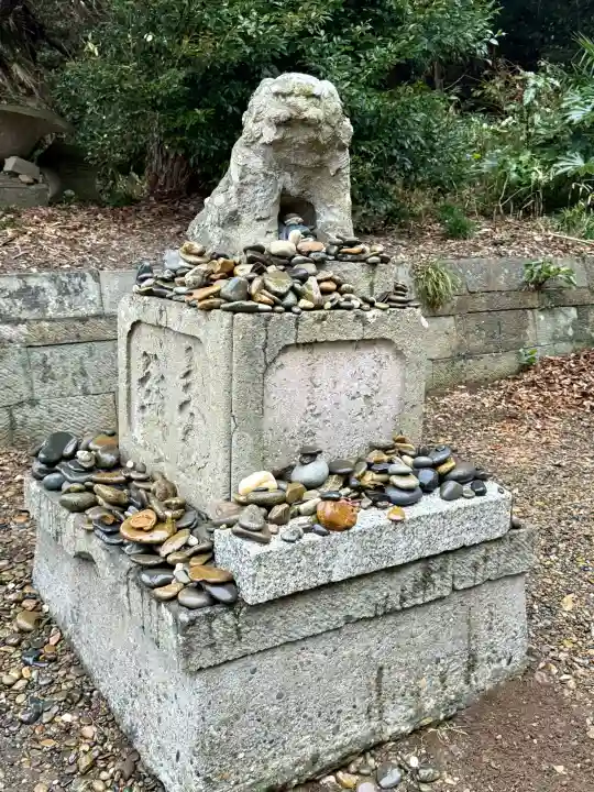 大洗磯前神社の{uncategorized: "未分類", other: "その他", undefined: "問題あり", building: "その他建物", grave: "お墓", sacred_gate: "鳥居", guardian: "狛犬", statue: "像", buddha: "仏像", history: "歴史", nature: "自然", garden: "庭園", animal: "動物", pagoda: "塔", temizu: "手水舎", mountain_gate: "山門・神門", sanctuary: "本殿・本堂", subordinate: "末社・摂社", art: "芸術", scenery: "景色", jizo: "地蔵", ema: "絵馬", goshuin: "御朱印", omikuji: "おみくじ", items: "授与品その他", amulet: "お守り", goshuincho: "御朱印帳", eats: "食事", festival: "お祭り", votive_dance: "神楽", shichigosan: "七五三参", wedding: "結婚式", experience: "体験その他", initially: "初詣", around: "周辺", anti_infection: "感染症対策"}