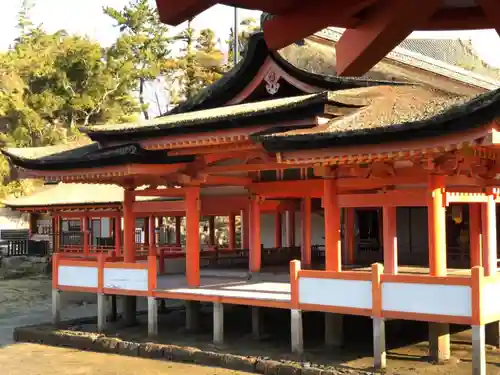 厳島神社の本殿