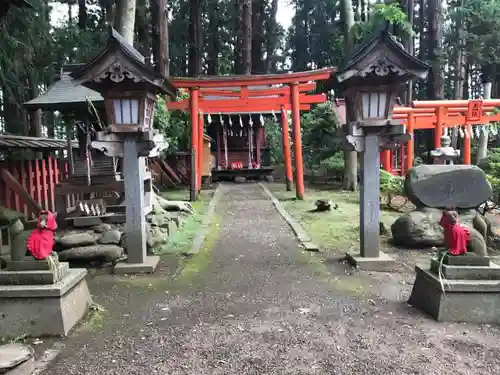 櫛引八幡宮の末社