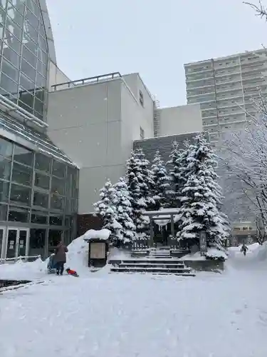 構内札幌神社の鳥居