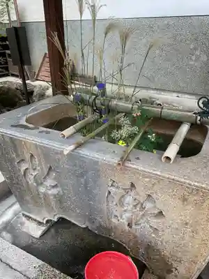 新羅神社の手水舎