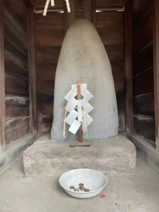 胡録神社の{uncategorized: "未分類", other: "その他", undefined: "問題あり", building: "その他建物", grave: "お墓", sacred_gate: "鳥居", guardian: "狛犬", statue: "像", buddha: "仏像", history: "歴史", nature: "自然", garden: "庭園", animal: "動物", pagoda: "塔", temizu: "手水舎", mountain_gate: "山門・神門", sanctuary: "本殿・本堂", subordinate: "末社・摂社", art: "芸術", scenery: "景色", jizo: "地蔵", ema: "絵馬", goshuin: "御朱印", omikuji: "おみくじ", items: "授与品その他", amulet: "お守り", goshuincho: "御朱印帳", eats: "食事", festival: "お祭り", votive_dance: "神楽", shichigosan: "七五三参", wedding: "結婚式", experience: "体験その他", initially: "初詣", around: "周辺", anti_infection: "感染症対策"}