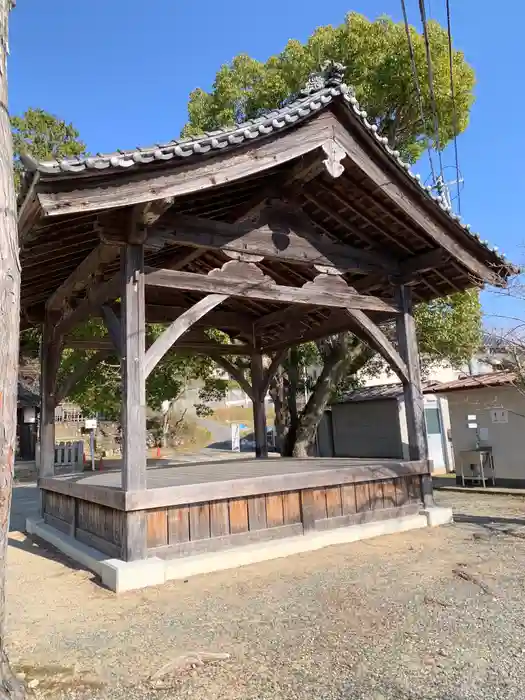 六條八幡宮の建物その他