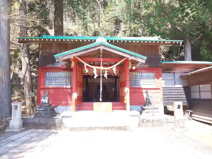清瀧神社の本殿・本堂