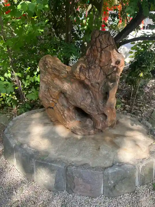 馬橋稲荷神社の{uncategorized: "未分類", other: "その他", undefined: "問題あり", building: "その他建物", grave: "お墓", sacred_gate: "鳥居", guardian: "狛犬", statue: "像", buddha: "仏像", history: "歴史", nature: "自然", garden: "庭園", animal: "動物", pagoda: "塔", temizu: "手水舎", mountain_gate: "山門・神門", sanctuary: "本殿・本堂", subordinate: "末社・摂社", art: "芸術", scenery: "景色", jizo: "地蔵", ema: "絵馬", goshuin: "御朱印", omikuji: "おみくじ", items: "授与品その他", amulet: "お守り", goshuincho: "御朱印帳", eats: "食事", festival: "お祭り", votive_dance: "神楽", shichigosan: "七五三参", wedding: "結婚式", experience: "体験その他", initially: "初詣", around: "周辺", anti_infection: "感染症対策"}