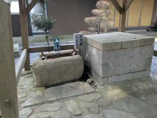 白鳥神社の{uncategorized: "未分類", other: "その他", undefined: "問題あり", building: "その他建物", grave: "お墓", sacred_gate: "鳥居", guardian: "狛犬", statue: "像", buddha: "仏像", history: "歴史", nature: "自然", garden: "庭園", animal: "動物", pagoda: "塔", temizu: "手水舎", mountain_gate: "山門・神門", sanctuary: "本殿・本堂", subordinate: "末社・摂社", art: "芸術", scenery: "景色", jizo: "地蔵", ema: "絵馬", goshuin: "御朱印", omikuji: "おみくじ", items: "授与品その他", amulet: "お守り", goshuincho: "御朱印帳", eats: "食事", festival: "お祭り", votive_dance: "神楽", shichigosan: "七五三参", wedding: "結婚式", experience: "体験その他", initially: "初詣", around: "周辺", anti_infection: "感染症対策"}