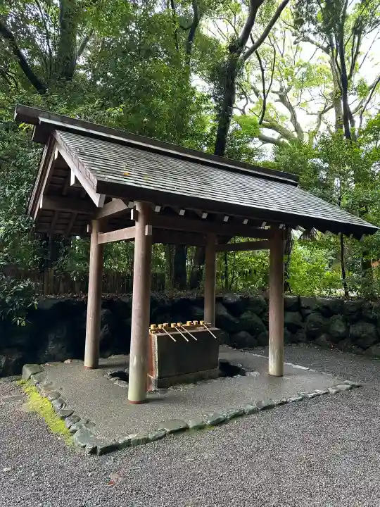 月讀宮(皇大神宮別宮)の{uncategorized: "未分類", other: "その他", undefined: "問題あり", building: "その他建物", grave: "お墓", sacred_gate: "鳥居", guardian: "狛犬", statue: "像", buddha: "仏像", history: "歴史", nature: "自然", garden: "庭園", animal: "動物", pagoda: "塔", temizu: "手水舎", mountain_gate: "山門・神門", sanctuary: "本殿・本堂", subordinate: "末社・摂社", art: "芸術", scenery: "景色", jizo: "地蔵", ema: "絵馬", goshuin: "御朱印", omikuji: "おみくじ", items: "授与品その他", amulet: "お守り", goshuincho: "御朱印帳", eats: "食事", festival: "お祭り", votive_dance: "神楽", shichigosan: "七五三参", wedding: "結婚式", experience: "体験その他", initially: "初詣", around: "周辺", anti_infection: "感染症対策"}