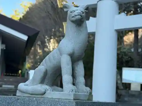 三峯神社の{uncategorized: "未分類", other: "その他", undefined: "問題あり", building: "その他建物", grave: "お墓", sacred_gate: "鳥居", guardian: "狛犬", statue: "像", buddha: "仏像", history: "歴史", nature: "自然", garden: "庭園", animal: "動物", pagoda: "塔", temizu: "手水舎", mountain_gate: "山門・神門", sanctuary: "本殿・本堂", subordinate: "末社・摂社", art: "芸術", scenery: "景色", jizo: "地蔵", ema: "絵馬", goshuin: "御朱印", omikuji: "おみくじ", items: "授与品その他", amulet: "お守り", goshuincho: "御朱印帳", eats: "食事", festival: "お祭り", votive_dance: "神楽", shichigosan: "七五三参", wedding: "結婚式", experience: "体験その他", initially: "初詣", around: "周辺", anti_infection: "感染症対策"}