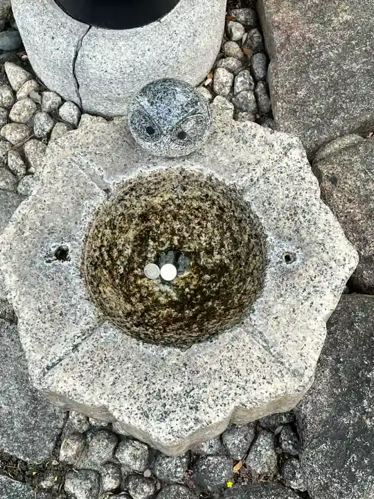 二宮神社の{uncategorized: "未分類", other: "その他", undefined: "問題あり", building: "その他建物", grave: "お墓", sacred_gate: "鳥居", guardian: "狛犬", statue: "像", buddha: "仏像", history: "歴史", nature: "自然", garden: "庭園", animal: "動物", pagoda: "塔", temizu: "手水舎", mountain_gate: "山門・神門", sanctuary: "本殿・本堂", subordinate: "末社・摂社", art: "芸術", scenery: "景色", jizo: "地蔵", ema: "絵馬", goshuin: "御朱印", omikuji: "おみくじ", items: "授与品その他", amulet: "お守り", goshuincho: "御朱印帳", eats: "食事", festival: "お祭り", votive_dance: "神楽", shichigosan: "七五三参", wedding: "結婚式", experience: "体験その他", initially: "初詣", around: "周辺", anti_infection: "感染症対策"}