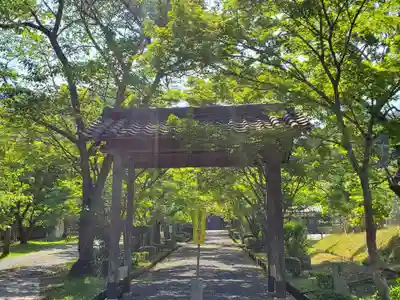 三寶寺の山門・神門