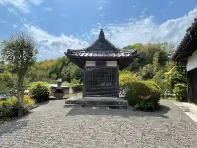 清寿庵の{uncategorized: "未分類", other: "その他", undefined: "問題あり", building: "その他建物", grave: "お墓", sacred_gate: "鳥居", guardian: "狛犬", statue: "像", buddha: "仏像", history: "歴史", nature: "自然", garden: "庭園", animal: "動物", pagoda: "塔", temizu: "手水舎", mountain_gate: "山門・神門", sanctuary: "本殿・本堂", subordinate: "末社・摂社", art: "芸術", scenery: "景色", jizo: "地蔵", ema: "絵馬", goshuin: "御朱印", omikuji: "おみくじ", items: "授与品その他", amulet: "お守り", goshuincho: "御朱印帳", eats: "食事", festival: "お祭り", votive_dance: "神楽", shichigosan: "七五三参", wedding: "結婚式", experience: "体験その他", initially: "初詣", around: "周辺", anti_infection: "感染症対策"}
