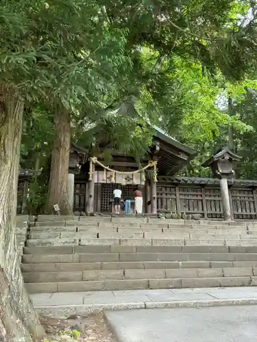 諏訪大社上社前宮の本殿・本堂