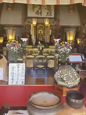 持宝院(手伝い地蔵)の本殿・本堂