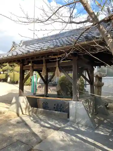 林神社の手水舎