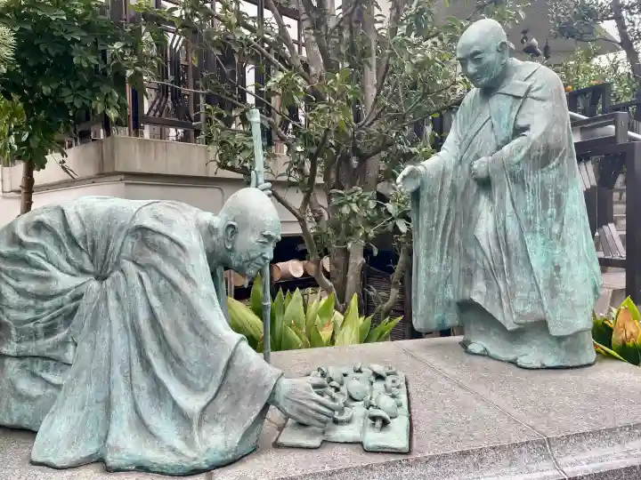 大龍寺の{uncategorized: "未分類", other: "その他", undefined: "問題あり", building: "その他建物", grave: "お墓", sacred_gate: "鳥居", guardian: "狛犬", statue: "像", buddha: "仏像", history: "歴史", nature: "自然", garden: "庭園", animal: "動物", pagoda: "塔", temizu: "手水舎", mountain_gate: "山門・神門", sanctuary: "本殿・本堂", subordinate: "末社・摂社", art: "芸術", scenery: "景色", jizo: "地蔵", ema: "絵馬", goshuin: "御朱印", omikuji: "おみくじ", items: "授与品その他", amulet: "お守り", goshuincho: "御朱印帳", eats: "食事", festival: "お祭り", votive_dance: "神楽", shichigosan: "七五三参", wedding: "結婚式", experience: "体験その他", initially: "初詣", around: "周辺", anti_infection: "感染症対策"}