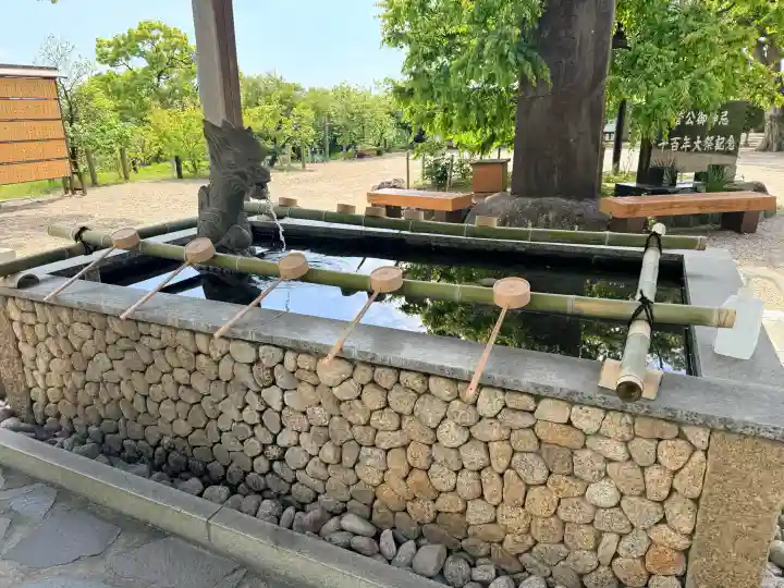 岡崎天満宮の{uncategorized: "未分類", other: "その他", undefined: "問題あり", building: "その他建物", grave: "お墓", sacred_gate: "鳥居", guardian: "狛犬", statue: "像", buddha: "仏像", history: "歴史", nature: "自然", garden: "庭園", animal: "動物", pagoda: "塔", temizu: "手水舎", mountain_gate: "山門・神門", sanctuary: "本殿・本堂", subordinate: "末社・摂社", art: "芸術", scenery: "景色", jizo: "地蔵", ema: "絵馬", goshuin: "御朱印", omikuji: "おみくじ", items: "授与品その他", amulet: "お守り", goshuincho: "御朱印帳", eats: "食事", festival: "お祭り", votive_dance: "神楽", shichigosan: "七五三参", wedding: "結婚式", experience: "体験その他", initially: "初詣", around: "周辺", anti_infection: "感染症対策"}