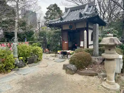 西向聖観世音菩薩の{uncategorized: "未分類", other: "その他", undefined: "問題あり", building: "その他建物", grave: "お墓", sacred_gate: "鳥居", guardian: "狛犬", statue: "像", buddha: "仏像", history: "歴史", nature: "自然", garden: "庭園", animal: "動物", pagoda: "塔", temizu: "手水舎", mountain_gate: "山門・神門", sanctuary: "本殿・本堂", subordinate: "末社・摂社", art: "芸術", scenery: "景色", jizo: "地蔵", ema: "絵馬", goshuin: "御朱印", omikuji: "おみくじ", items: "授与品その他", amulet: "お守り", goshuincho: "御朱印帳", eats: "食事", festival: "お祭り", votive_dance: "神楽", shichigosan: "七五三参", wedding: "結婚式", experience: "体験その他", initially: "初詣", around: "周辺", anti_infection: "感染症対策"}