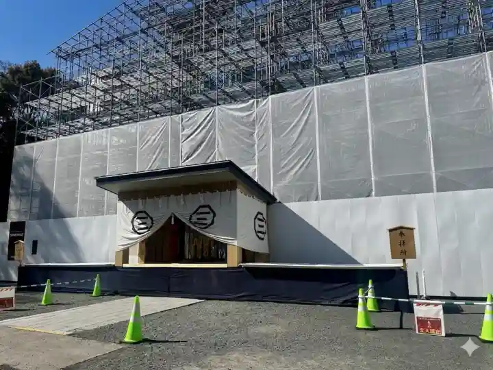 三嶋大社の{uncategorized: "未分類", other: "その他", undefined: "問題あり", building: "その他建物", grave: "お墓", sacred_gate: "鳥居", guardian: "狛犬", statue: "像", buddha: "仏像", history: "歴史", nature: "自然", garden: "庭園", animal: "動物", pagoda: "塔", temizu: "手水舎", mountain_gate: "山門・神門", sanctuary: "本殿・本堂", subordinate: "末社・摂社", art: "芸術", scenery: "景色", jizo: "地蔵", ema: "絵馬", goshuin: "御朱印", omikuji: "おみくじ", items: "授与品その他", amulet: "お守り", goshuincho: "御朱印帳", eats: "食事", festival: "お祭り", votive_dance: "神楽", shichigosan: "七五三参", wedding: "結婚式", experience: "体験その他", initially: "初詣", around: "周辺", anti_infection: "感染症対策"}