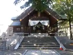 信濃神社の本殿