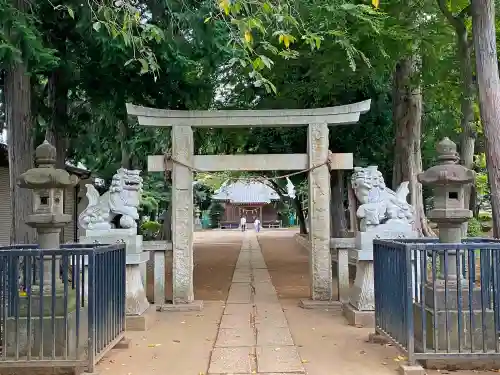 足立神社の鳥居