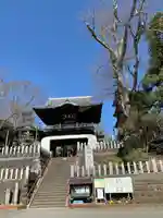 布施弁天 東海寺の山門・神門