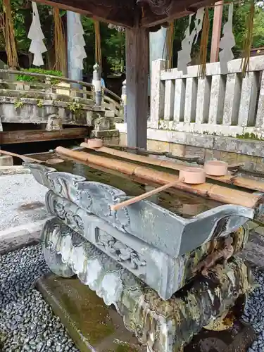 諏訪大社の手水舎