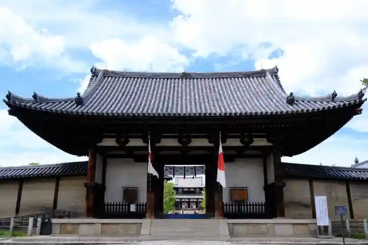 法隆寺の山門・神門