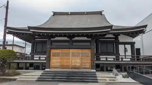 西端寺の本殿