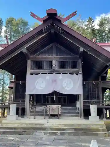 川西神社の本殿・本堂