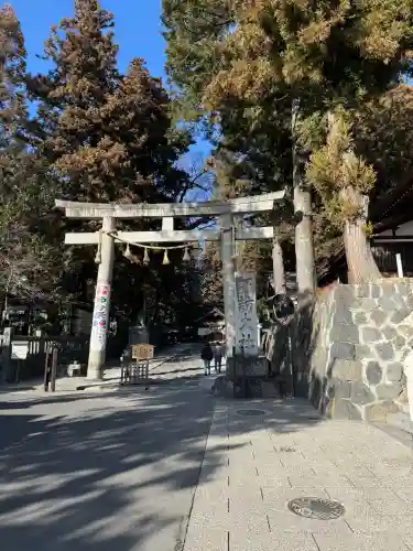 諏訪大社下社春宮の{uncategorized: "未分類", other: "その他", undefined: "問題あり", building: "その他建物", grave: "お墓", sacred_gate: "鳥居", guardian: "狛犬", statue: "像", buddha: "仏像", history: "歴史", nature: "自然", garden: "庭園", animal: "動物", pagoda: "塔", temizu: "手水舎", mountain_gate: "山門・神門", sanctuary: "本殿・本堂", subordinate: "末社・摂社", art: "芸術", scenery: "景色", jizo: "地蔵", ema: "絵馬", goshuin: "御朱印", omikuji: "おみくじ", items: "授与品その他", amulet: "お守り", goshuincho: "御朱印帳", eats: "食事", festival: "お祭り", votive_dance: "神楽", shichigosan: "七五三参", wedding: "結婚式", experience: "体験その他", initially: "初詣", around: "周辺", anti_infection: "感染症対策"}