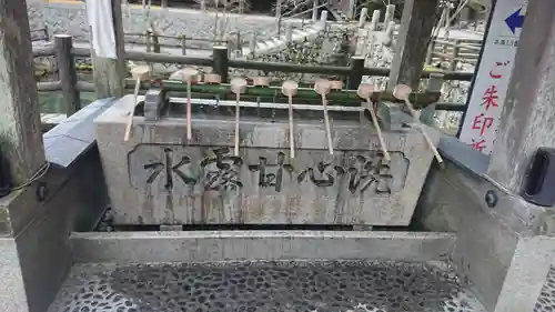 播州清水寺の手水舎