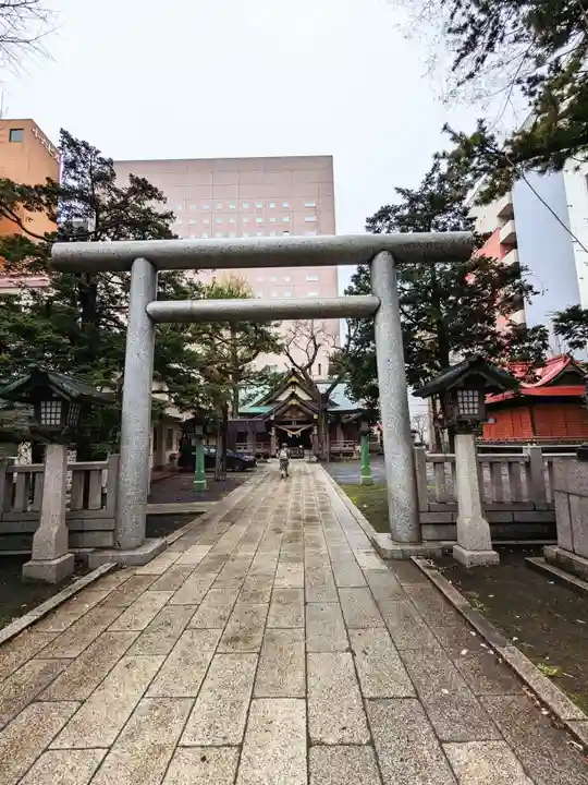 三吉神社の鳥居