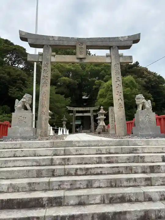 宗像大社中津宮の{uncategorized: "未分類", other: "その他", undefined: "問題あり", building: "その他建物", grave: "お墓", sacred_gate: "鳥居", guardian: "狛犬", statue: "像", buddha: "仏像", history: "歴史", nature: "自然", garden: "庭園", animal: "動物", pagoda: "塔", temizu: "手水舎", mountain_gate: "山門・神門", sanctuary: "本殿・本堂", subordinate: "末社・摂社", art: "芸術", scenery: "景色", jizo: "地蔵", ema: "絵馬", goshuin: "御朱印", omikuji: "おみくじ", items: "授与品その他", amulet: "お守り", goshuincho: "御朱印帳", eats: "食事", festival: "お祭り", votive_dance: "神楽", shichigosan: "七五三参", wedding: "結婚式", experience: "体験その他", initially: "初詣", around: "周辺", anti_infection: "感染症対策"}