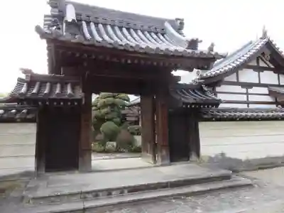 西大寺の山門・神門