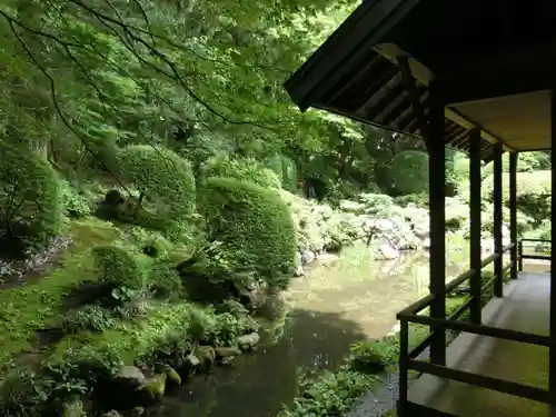 宝積山光前寺の庭園