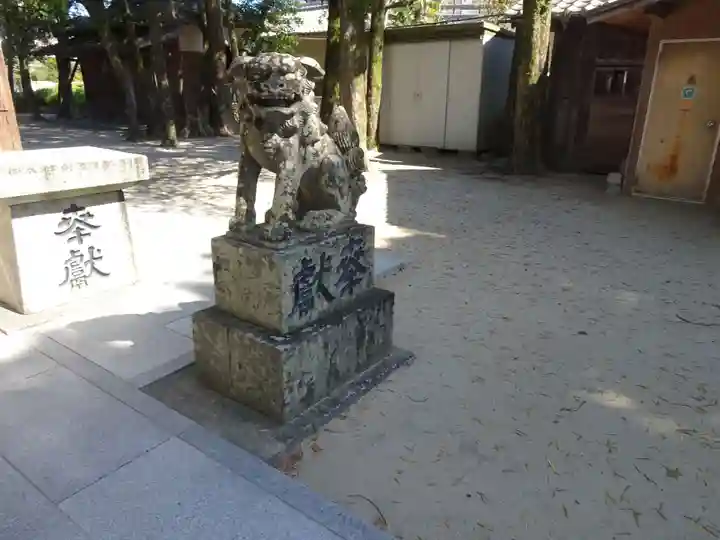 産宮神社の狛犬