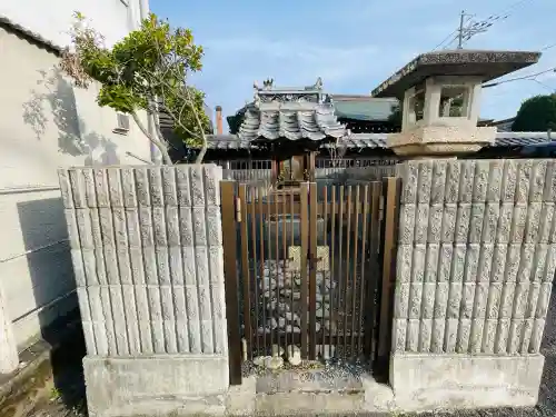 西町愛宕社の{uncategorized: "未分類", other: "その他", undefined: "問題あり", building: "その他建物", grave: "お墓", sacred_gate: "鳥居", guardian: "狛犬", statue: "像", buddha: "仏像", history: "歴史", nature: "自然", garden: "庭園", animal: "動物", pagoda: "塔", temizu: "手水舎", mountain_gate: "山門・神門", sanctuary: "本殿・本堂", subordinate: "末社・摂社", art: "芸術", scenery: "景色", jizo: "地蔵", ema: "絵馬", goshuin: "御朱印", omikuji: "おみくじ", items: "授与品その他", amulet: "お守り", goshuincho: "御朱印帳", eats: "食事", festival: "お祭り", votive_dance: "神楽", shichigosan: "七五三参", wedding: "結婚式", experience: "体験その他", initially: "初詣", around: "周辺", anti_infection: "感染症対策"}