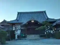 光明寺の本殿